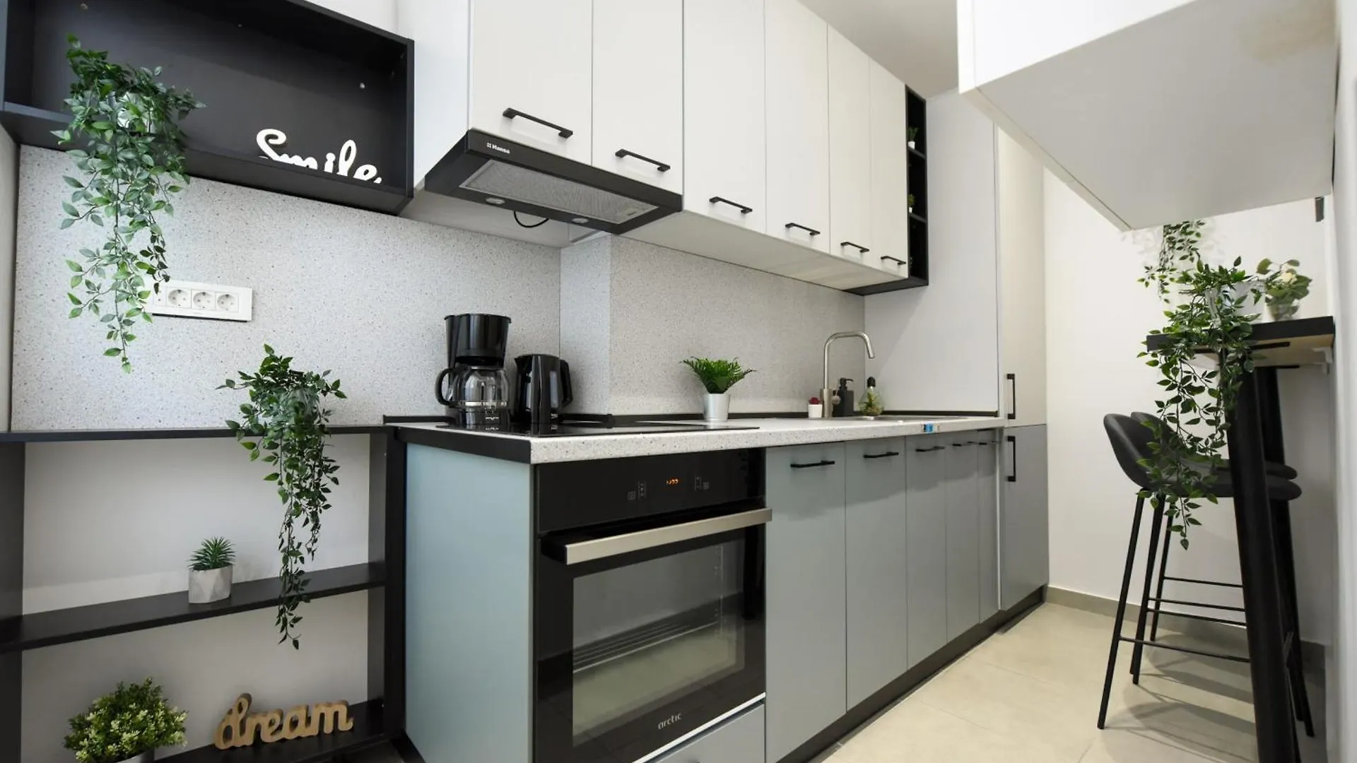 Comfortable 1Br With Balcony In Downtown Bucharest