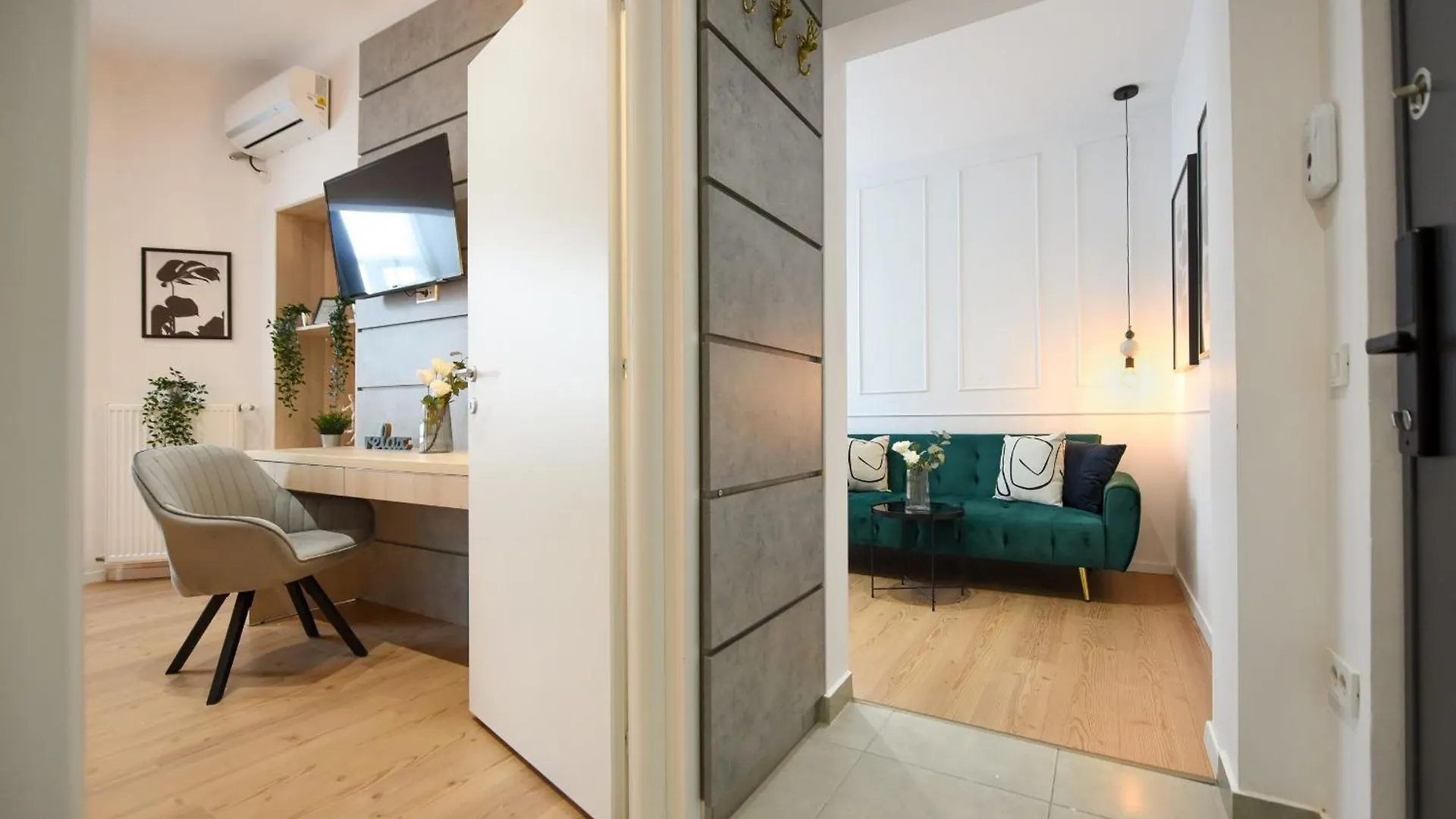 Comfortable 1Br With Balcony In Downtown Bucharest Apartment