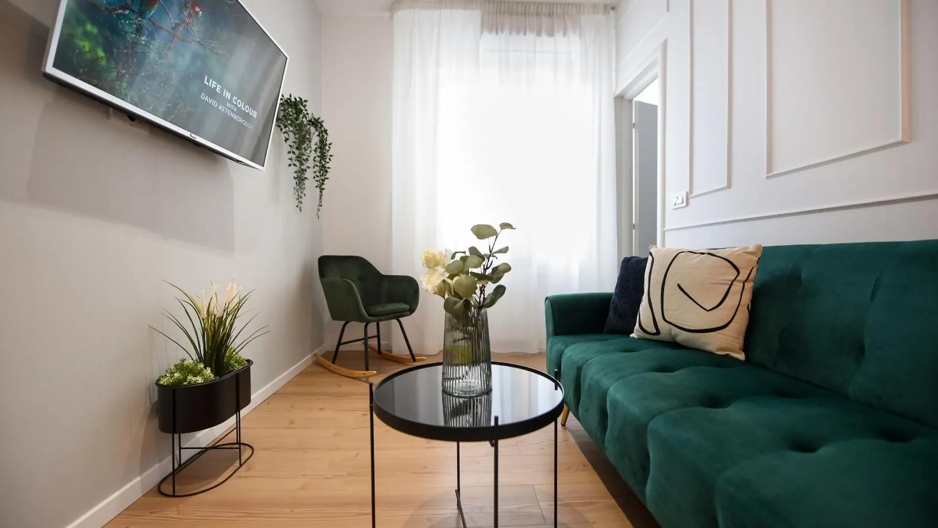 Appartamento Comfortable 1Br With Balcony In Downtown Bucarest
